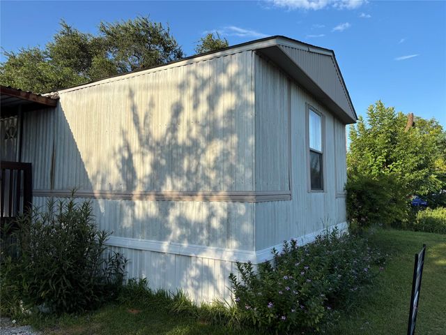 902 Ferol Lane, Highlands, TX 77562