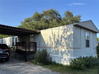 902 Ferol Lane, Highlands, TX 77562