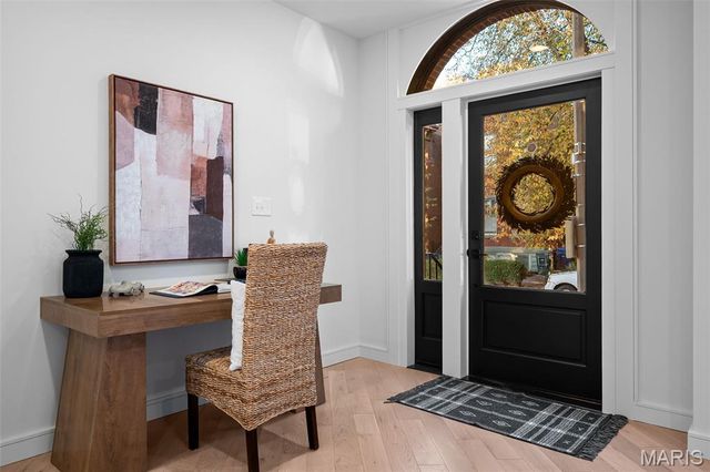 1201 Mackay Place, St Louis, MO 63104