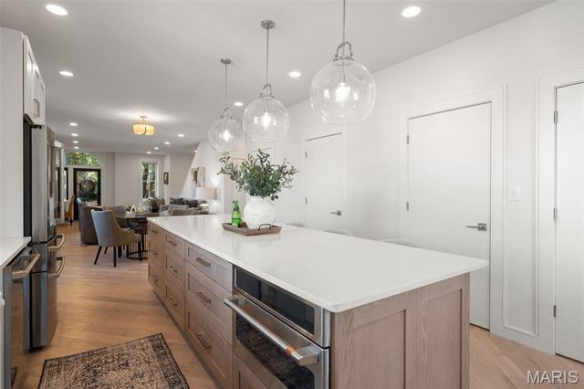 1201 Mackay Place, St Louis, MO 63104