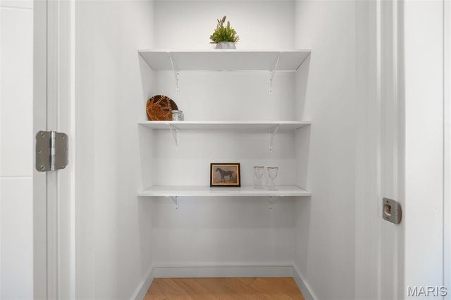 1201 Mackay Place, St Louis, MO 63104