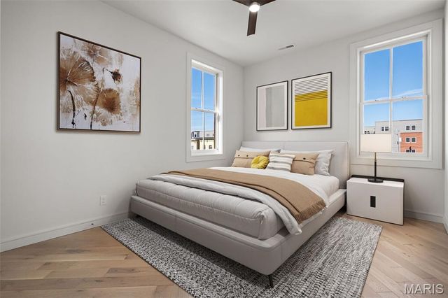 1201 Mackay Place, St Louis, MO 63104