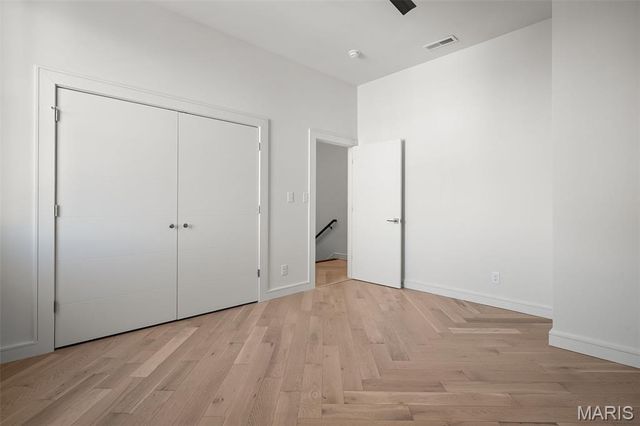 1201 Mackay Place, St Louis, MO 63104