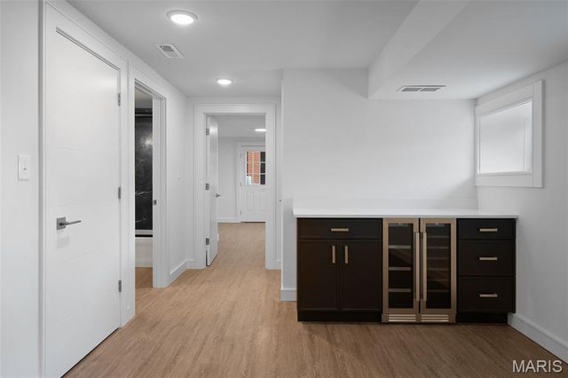 1201 Mackay Place, St Louis, MO 63104