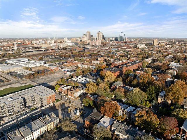 1201 Mackay Place, St Louis, MO 63104