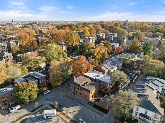 1201 Mackay Place, St Louis, MO 63104