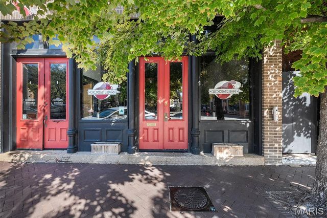 1201 Mackay Place, St Louis, MO 63104