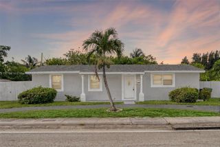 1402 NW 19th St, Fort Lauderdale, FL 33311