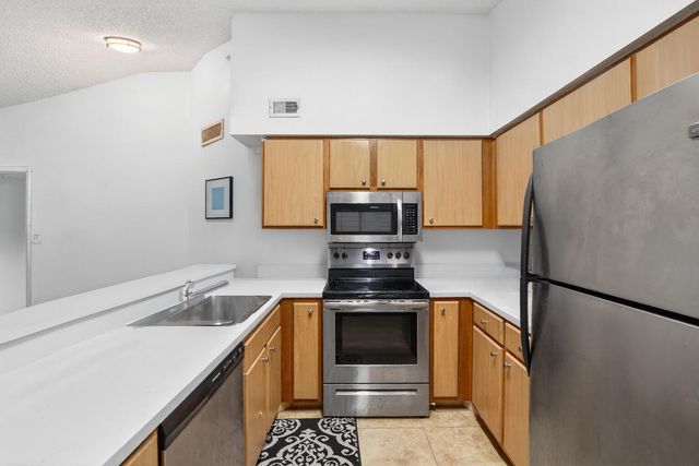2550 SW 18th Terrace 2005, Fort Lauderdale, FL 33315