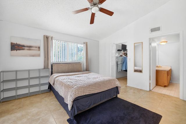 2550 SW 18th Terrace 2005, Fort Lauderdale, FL 33315