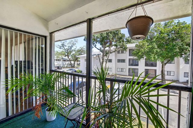 2550 SW 18th Terrace 2005, Fort Lauderdale, FL 33315