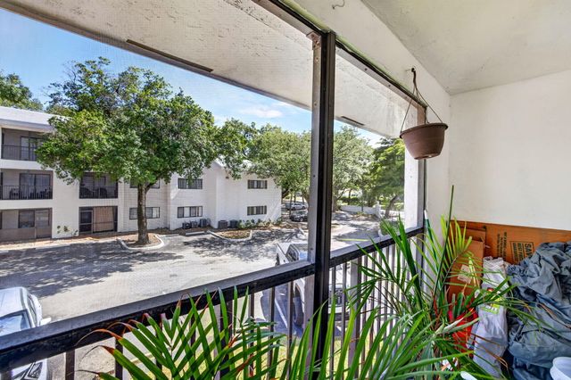 2550 SW 18th Terrace 2005, Fort Lauderdale, FL 33315