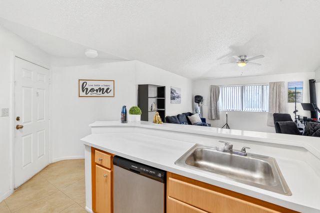 2550 SW 18th Terrace 2005, Fort Lauderdale, FL 33315