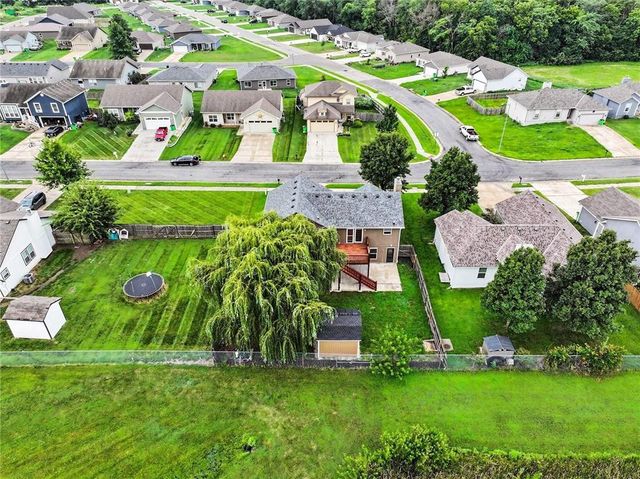 611 W 3rd Terrace, Wellsville, KS 66092