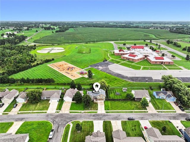 611 W 3rd Terrace, Wellsville, KS 66092