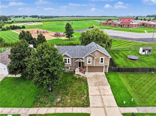 611 W 3rd Terrace, Wellsville, KS 66092
