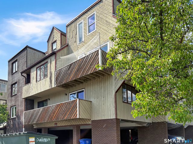 183 Livingston Place 12, Bridgeport, CT 06610