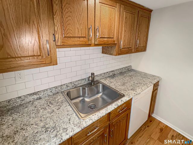183 Livingston Place 12, Bridgeport, CT 06610