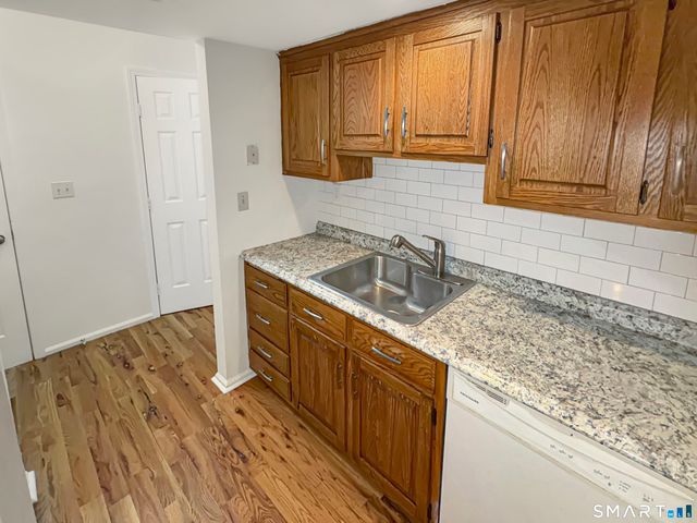 183 Livingston Place 12, Bridgeport, CT 06610