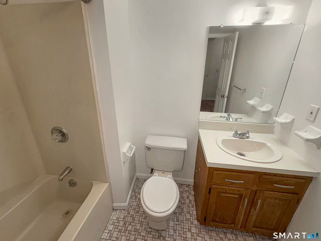 183 Livingston Place 12, Bridgeport, CT 06610