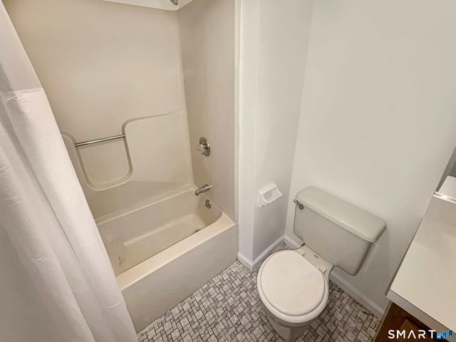 183 Livingston Place 12, Bridgeport, CT 06610