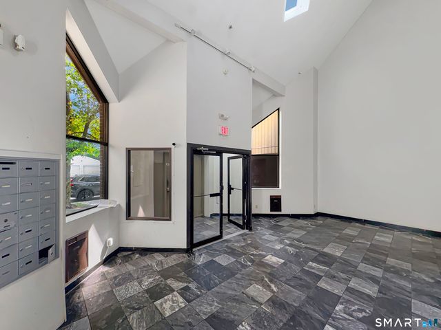 183 Livingston Place 12, Bridgeport, CT 06610