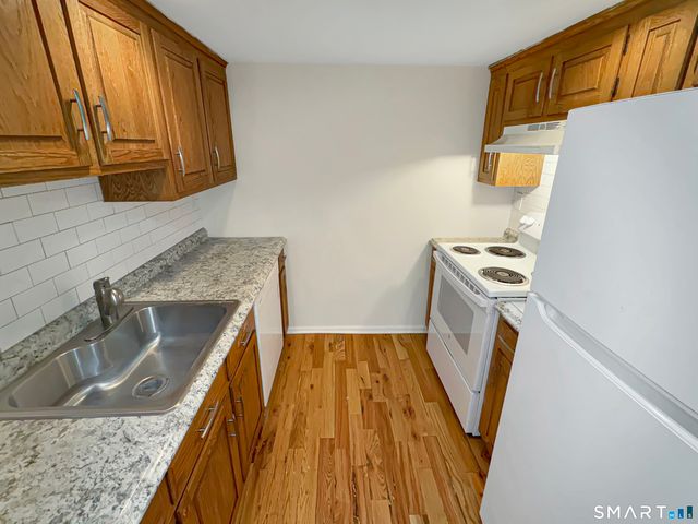 183 Livingston Place 12, Bridgeport, CT 06610