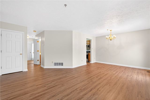 1214 Meadowbrook, North Strabane, PA 15317