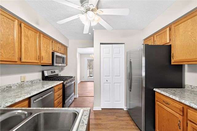 1214 Meadowbrook, North Strabane, PA 15317