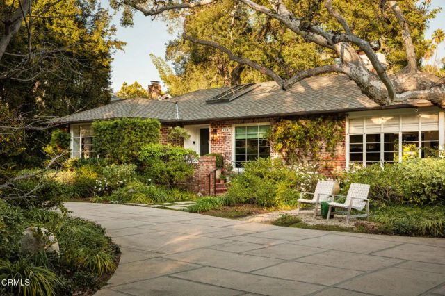 154 S Arroyo Boulevard, Pasadena, CA 91105