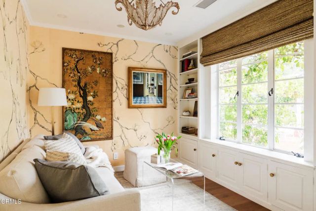 154 S Arroyo Boulevard, Pasadena, CA 91105