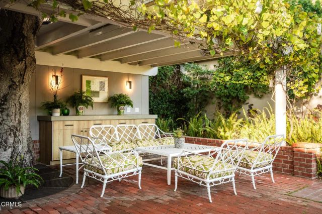 154 S Arroyo Boulevard, Pasadena, CA 91105