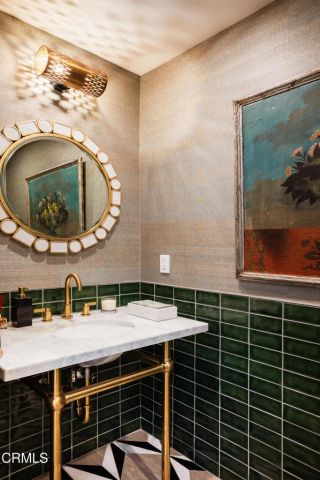 154 S Arroyo Boulevard, Pasadena, CA 91105