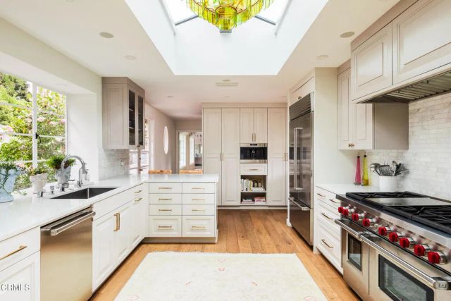 154 S Arroyo Boulevard, Pasadena, CA 91105