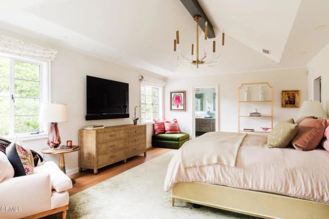 154 S Arroyo Boulevard, Pasadena, CA 91105