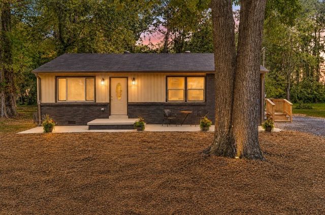 207 Tulsa Ave, Tullahoma, TN 37388