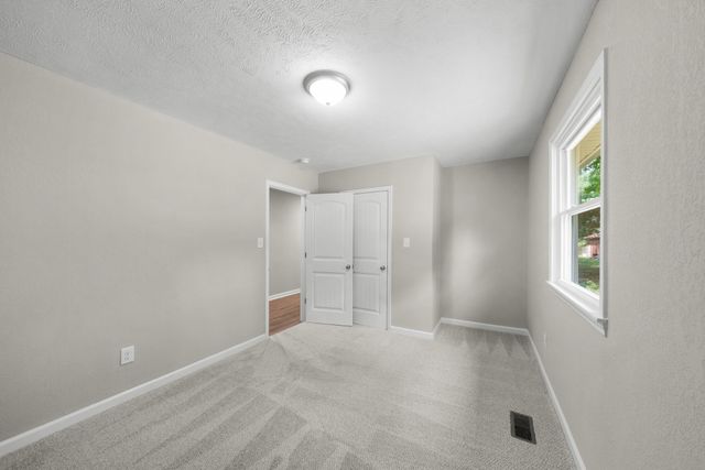 207 Tulsa Ave, Tullahoma, TN 37388