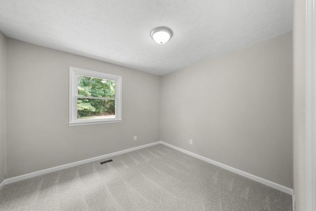 207 Tulsa Ave, Tullahoma, TN 37388