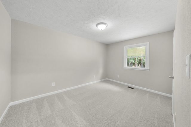 207 Tulsa Ave, Tullahoma, TN 37388