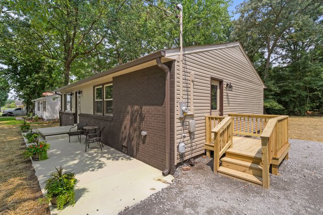 207 Tulsa Ave, Tullahoma, TN 37388