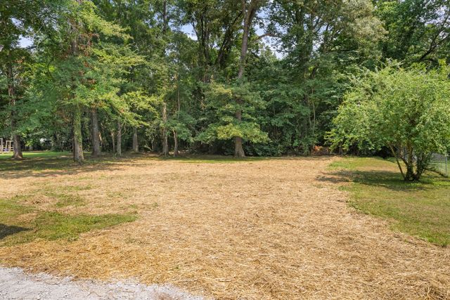 207 Tulsa Ave, Tullahoma, TN 37388