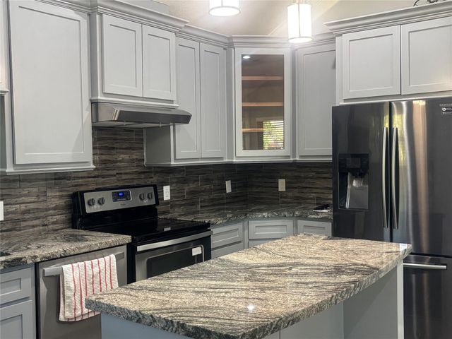10002 Paintbrush Lane, Sugar Land, TX 77498