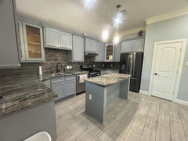 10002 Paintbrush Lane, Sugar Land, TX 77498