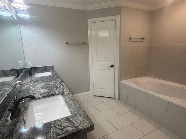 10002 Paintbrush Lane, Sugar Land, TX 77498