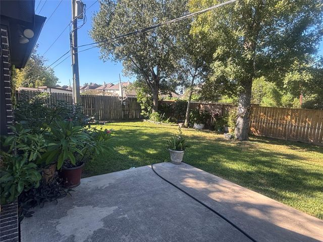 10002 Paintbrush Lane, Sugar Land, TX 77498