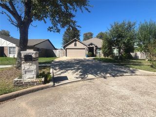 10002 Paintbrush Lane, Sugar Land, TX 77498
