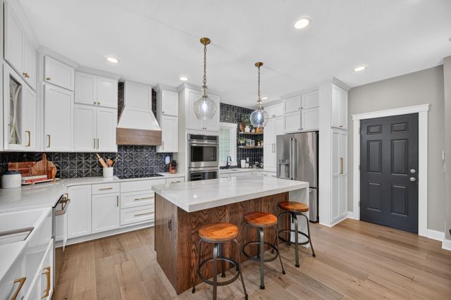 706 NE 40th Court, Ankeny, IA 50021