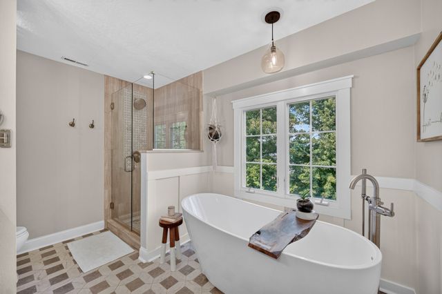 706 NE 40th Court, Ankeny, IA 50021