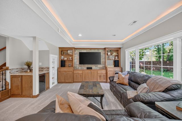 706 NE 40th Court, Ankeny, IA 50021