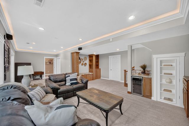 706 NE 40th Court, Ankeny, IA 50021